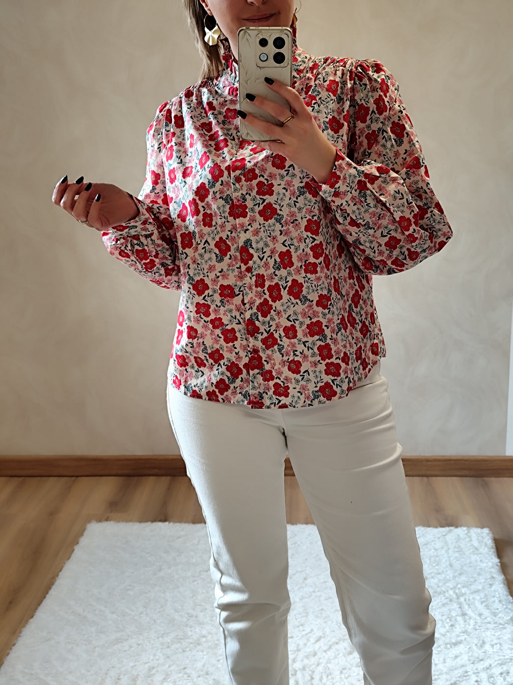 Chemise fleurs rouges