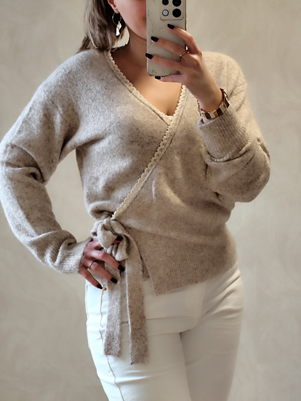 Pull / Gilet cache coeur beige