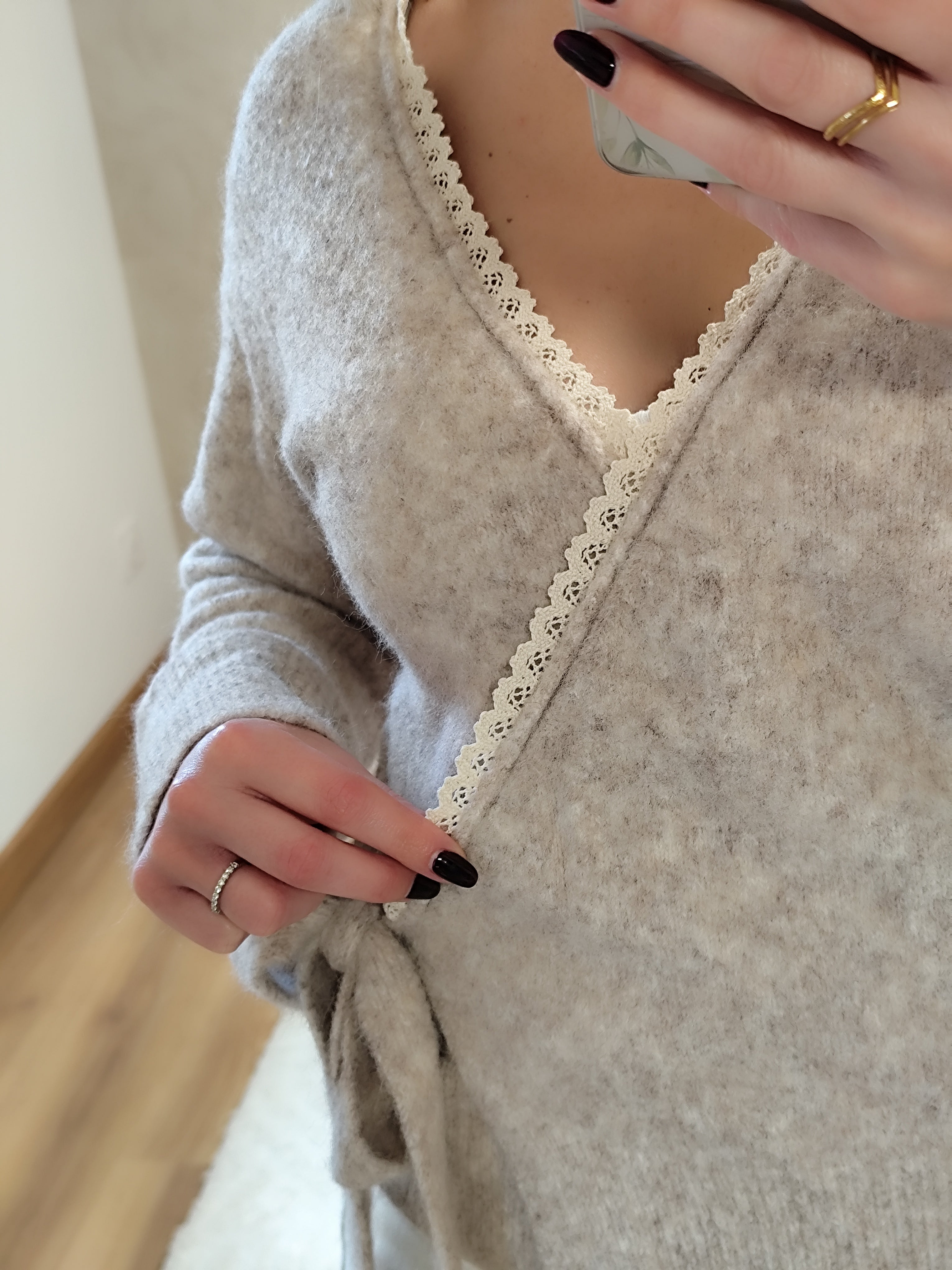 Pull / Gilet cache coeur beige