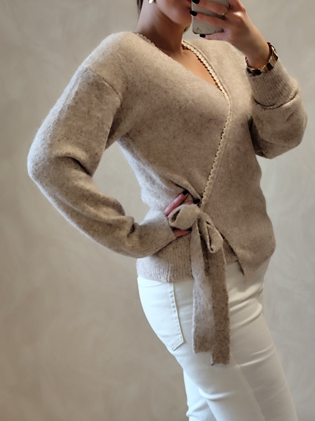 Pull / Gilet cache coeur beige
