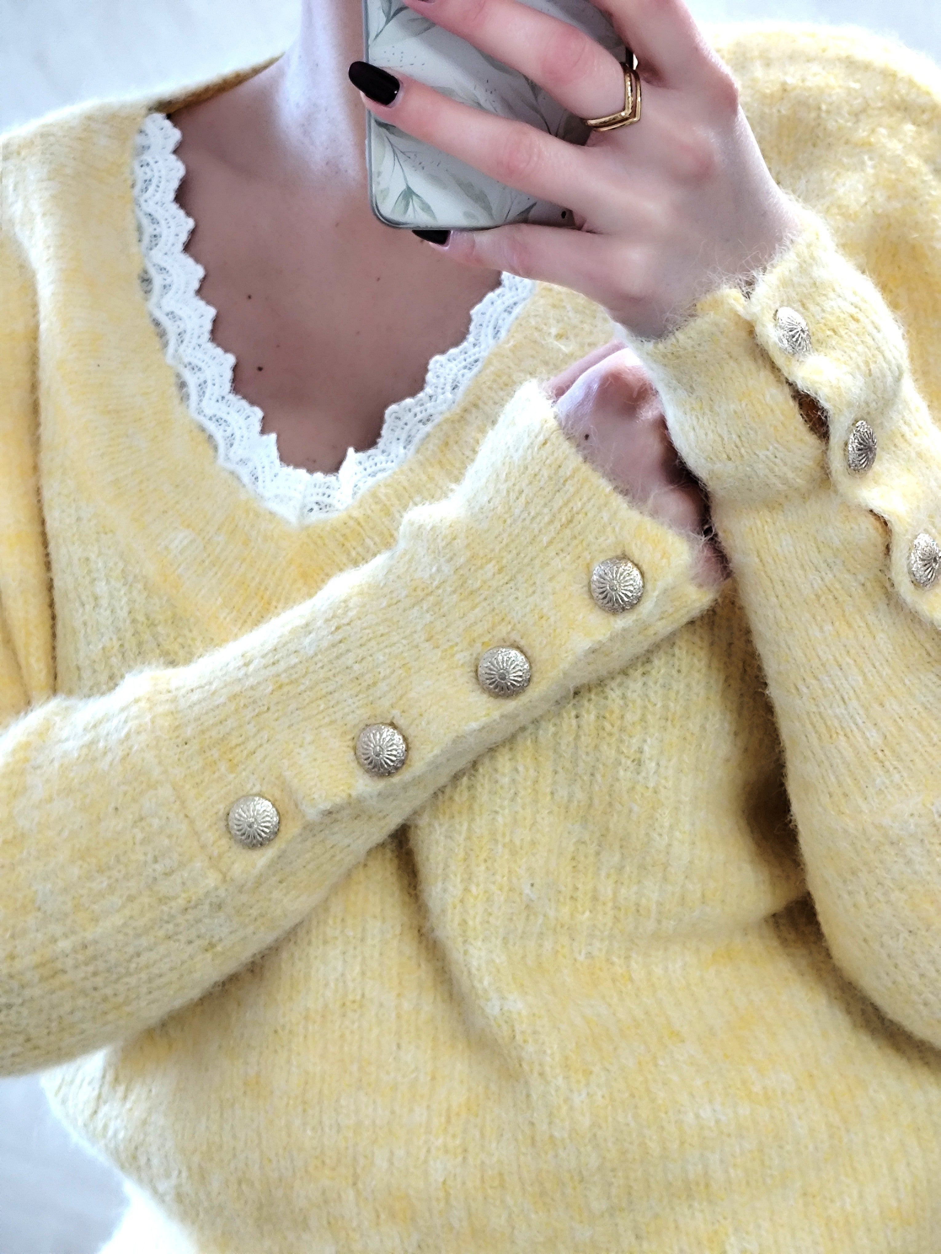 Pull Jaune