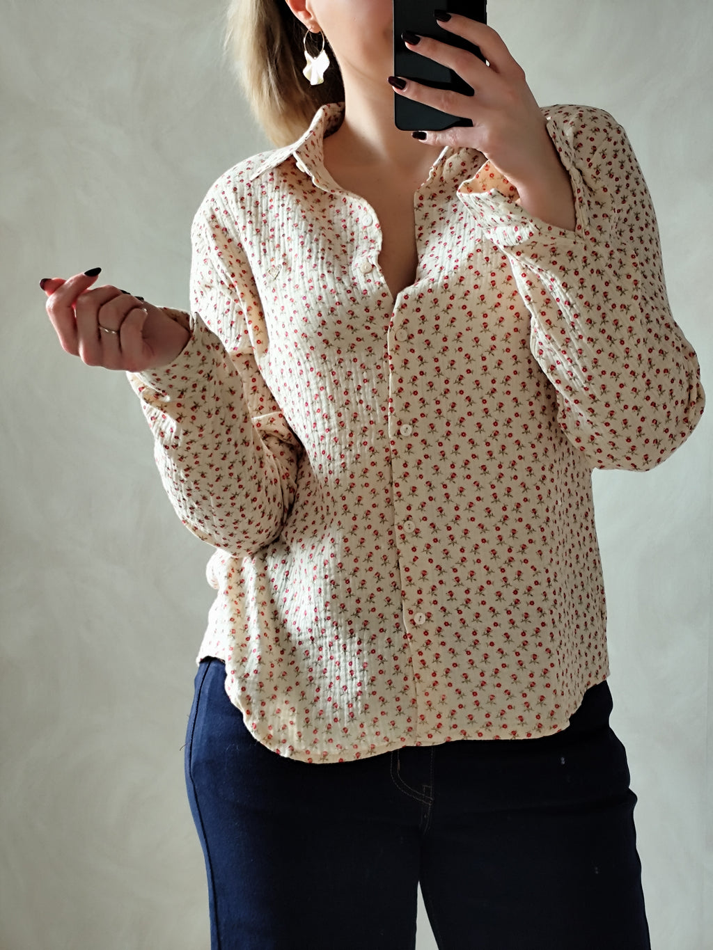 Chemise beige fleurs