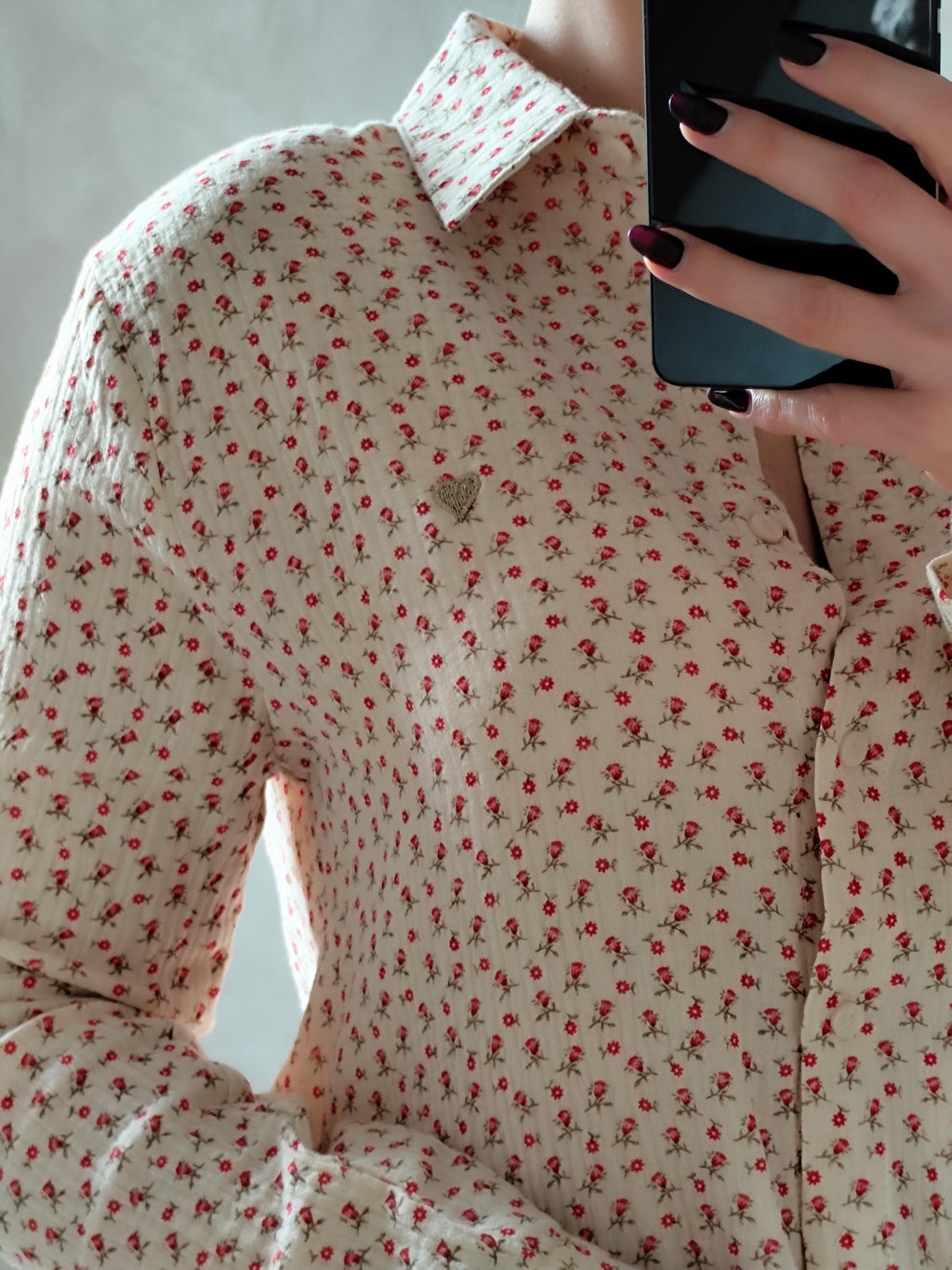 Chemise beige fleurs