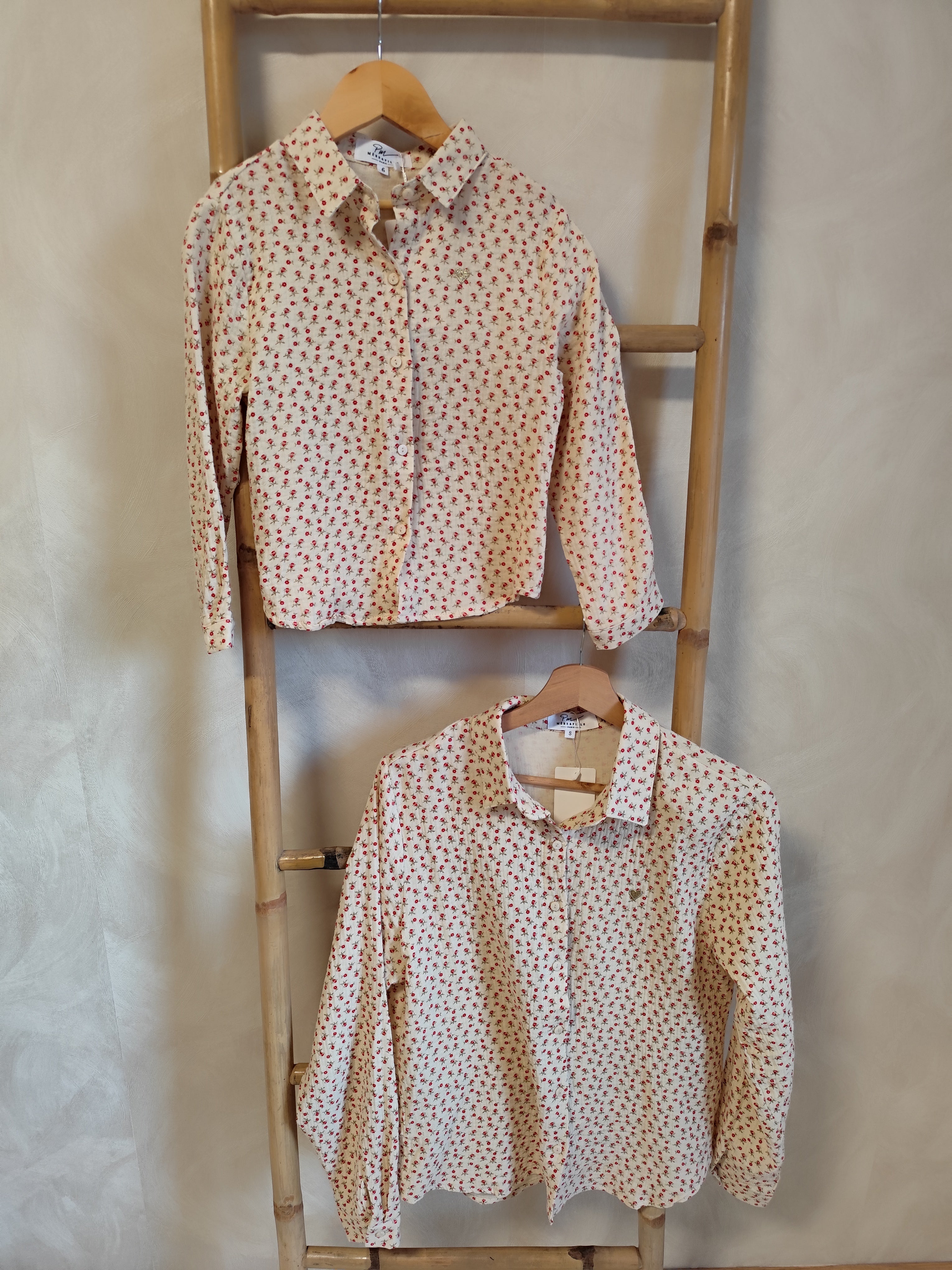 Chemise beige fleurs