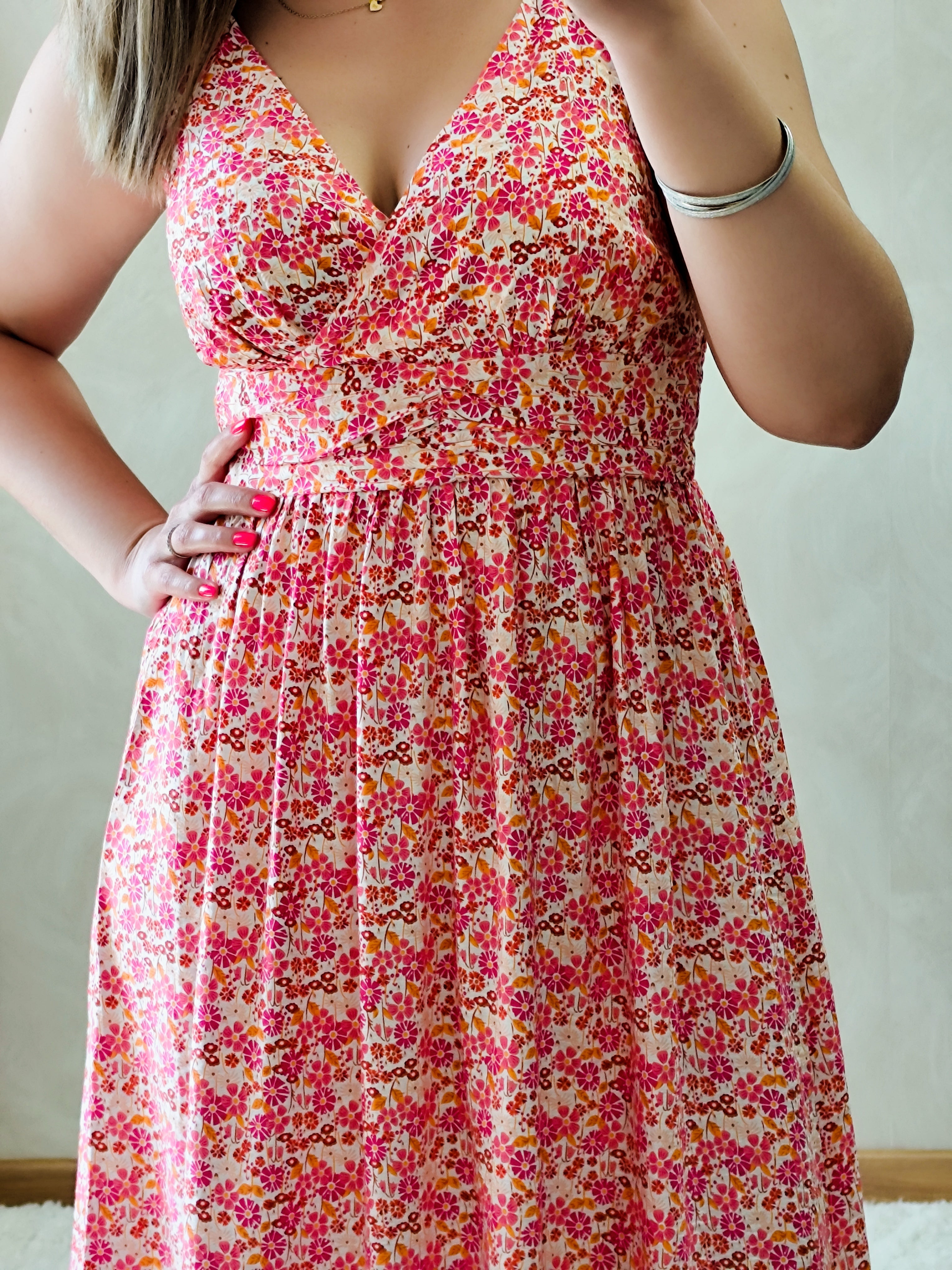 Robe longue fleurie à fines bretelles