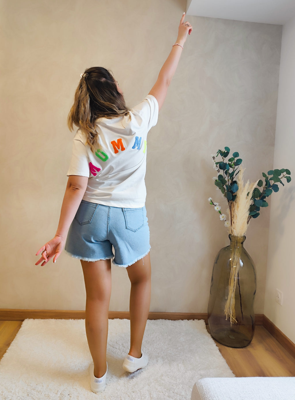 T Shirt blanc " MOMMY" multicolore