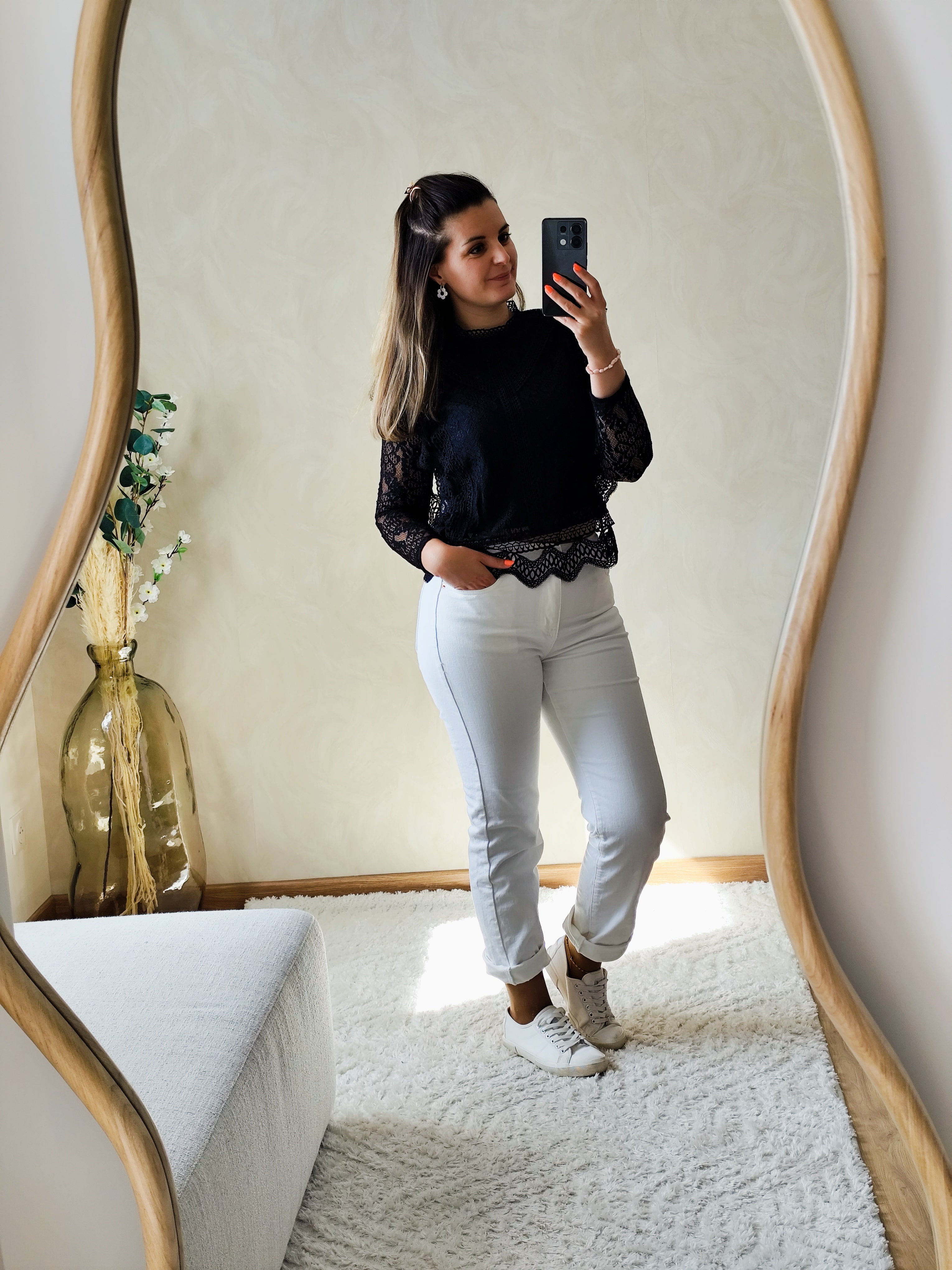 Top Camille manches longues noir en dentelle