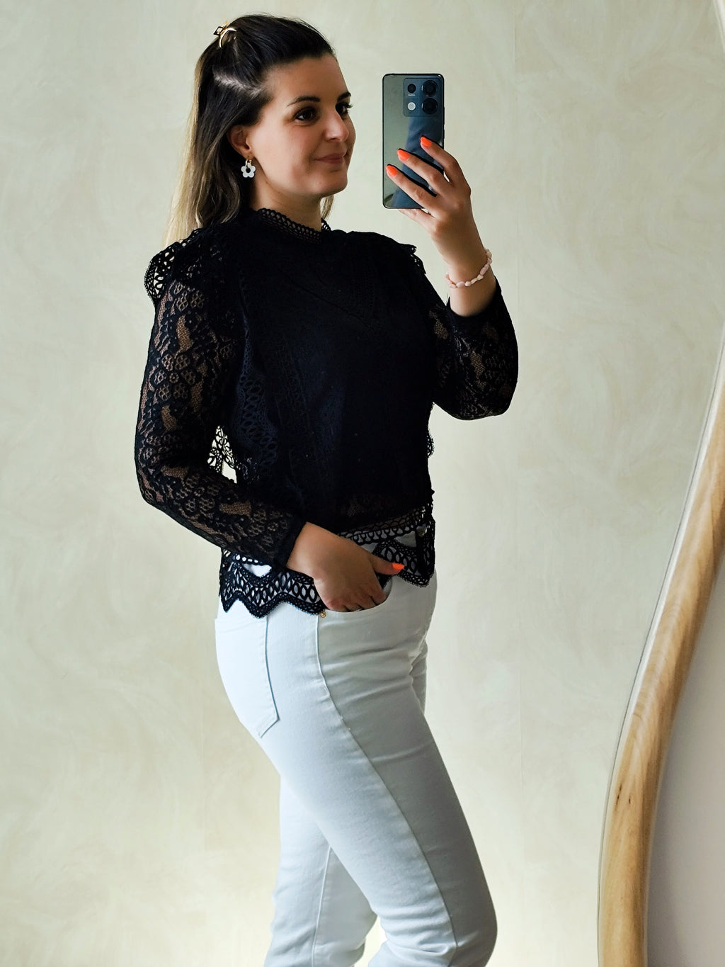 Top Camille manches longues noir en dentelle