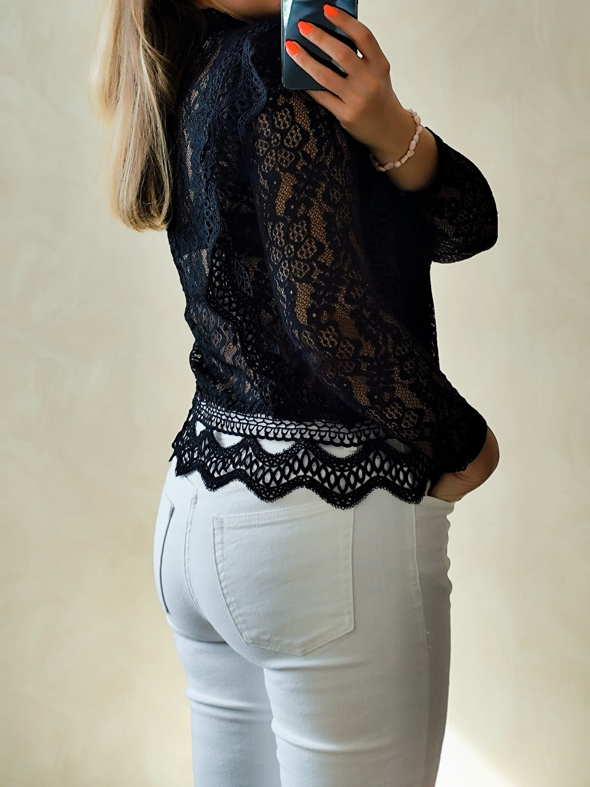 Top Camille manches longues noir en dentelle