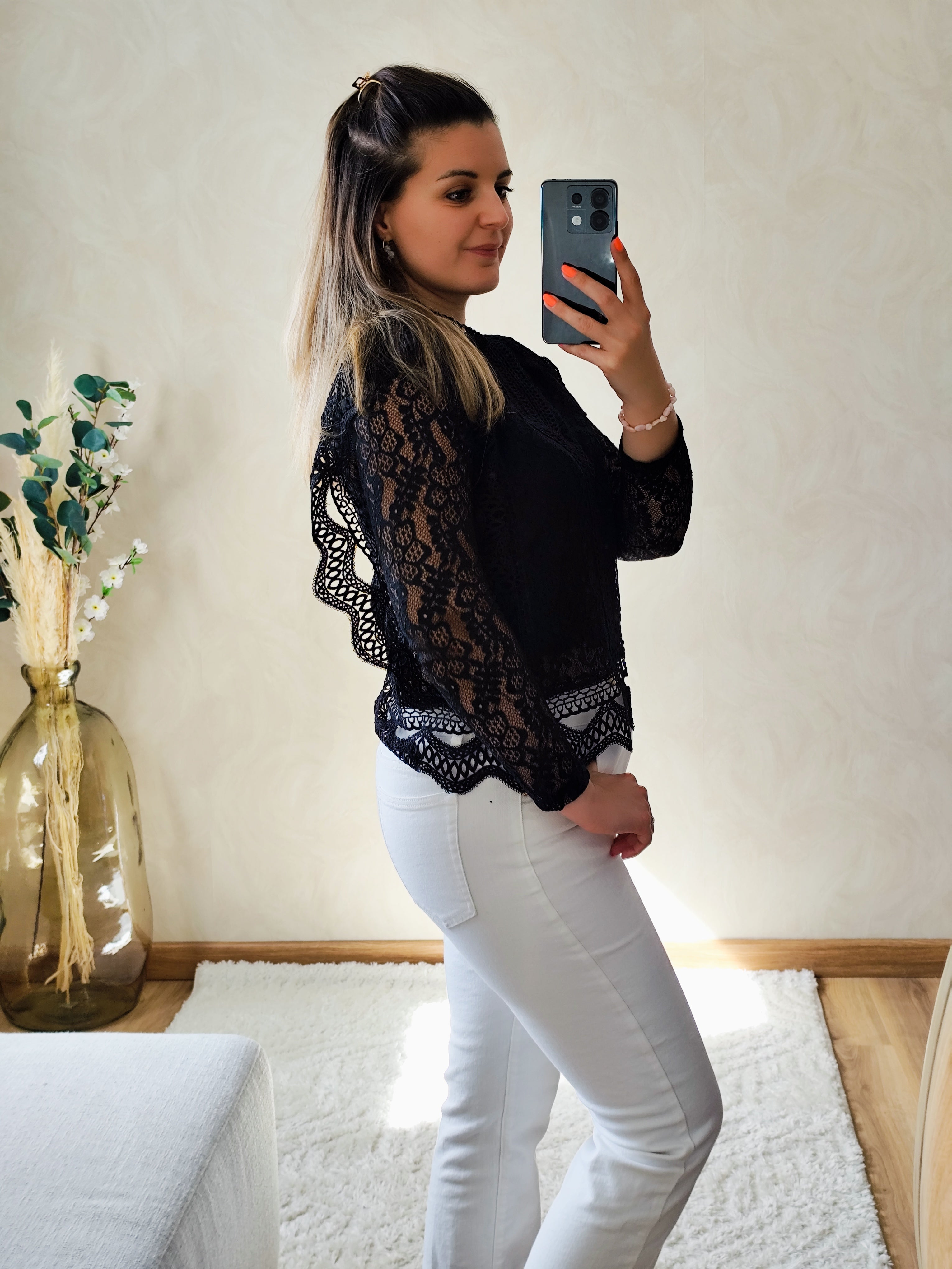 Top Camille manches longues noir en dentelle