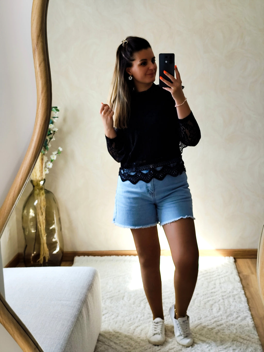 Top Camille manches longues noir en dentelle