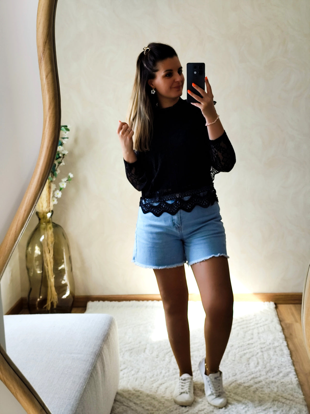 Top Camille manches longues noir en dentelle